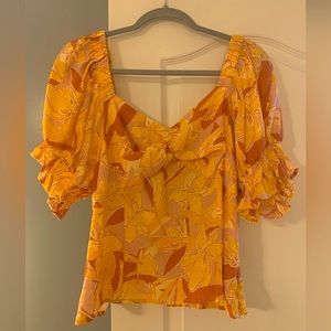 Nine West top!!! With tags never worn!! Beautiful colors!!